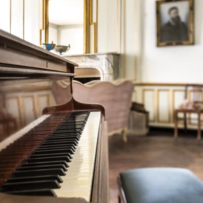 Le piano du grand salon